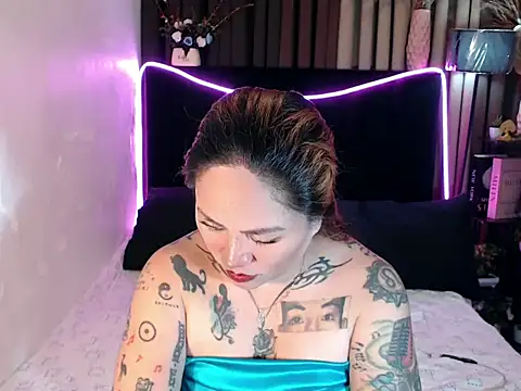 Snapshot of EstellaStarXxx chatting on June 4, 4:28 am EstellaStarXxx online show from June 4, 4:28 am