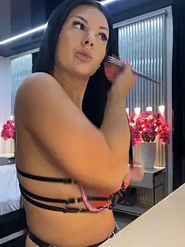 KenyaCruz online show from February 5, 6:59 pm