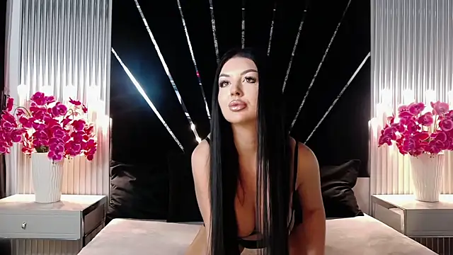 KenyaCruz online show from January 7, 9:20 pm