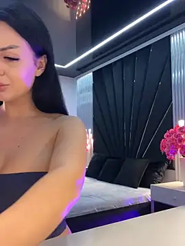 KenyaCruz online show from October 21, 5:12 pm