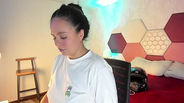 ArielleWilde online show from November 14, 3:32 am