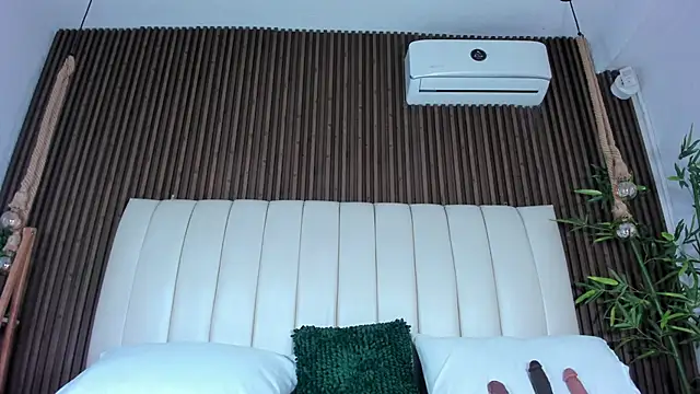 SandraMilerr online show from September 30, 4:18 am