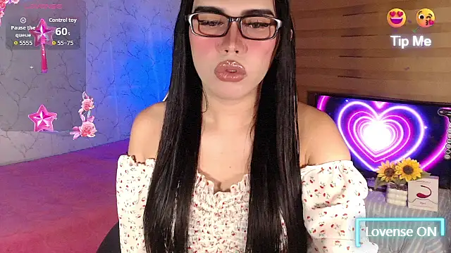 TssluttyNikka online show from May 2, 8:25 pm