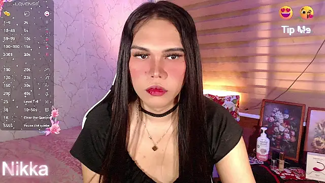 TssluttyNikka online show from October 25, 10:21 pm