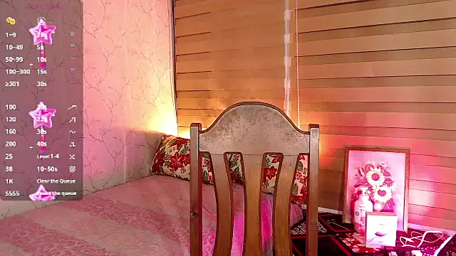 TssluttyNikka online show from October 18, 8:22 pm