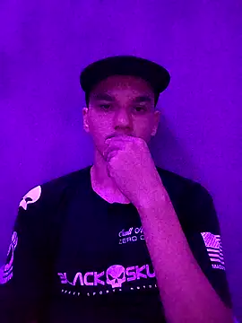 Snapshot of Thpaugrosso chatting on November 25, 3:51 am Thpaugrosso online show from November 25, 3:51 am