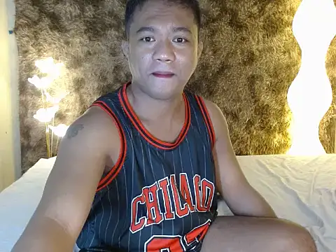 Snapshot of JustJakey chatting on July 13, 2:44 am JustJakey online show from July 13, 2:44 am
