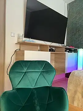 Velvetnoir21 online show from April 12, 10:29 am