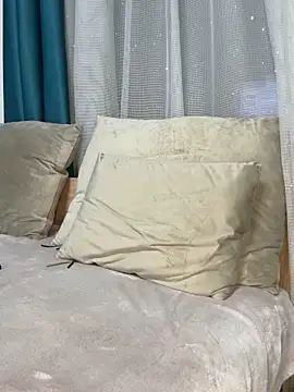 Velvetnoir21 online show from October 2, 11:35 am