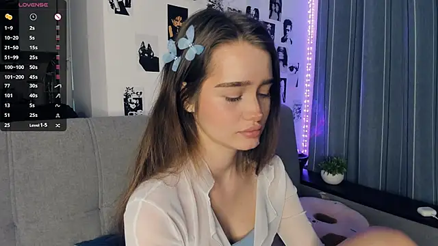 lovelyalivia online show from November 10, 9:14 am