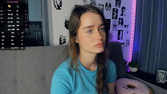 lovelyalivia online show from November 2, 9:47 am