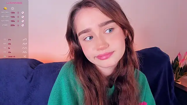 lovelyalivia online show from October 15, 9:28 am