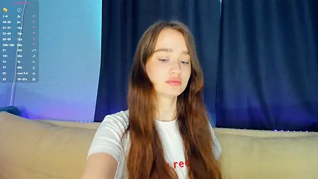 lovelyalivia online show from May 1, 8:08 am