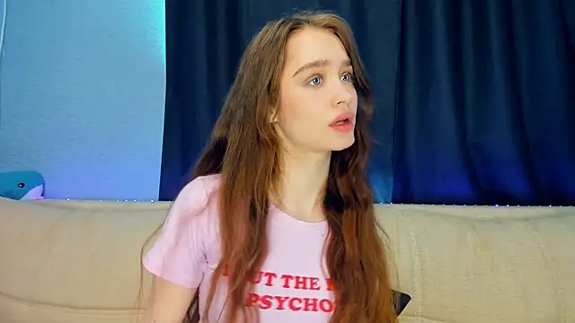lovelyalivia online show from May 6, 8:29 am