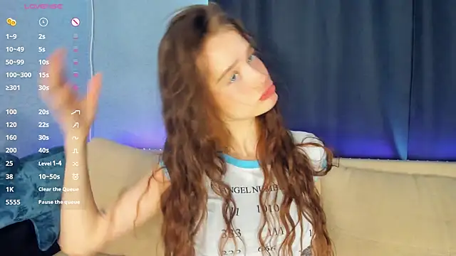 lovelyalivia online show from March 28, 7:09 am