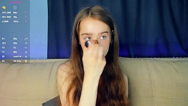 lovelyalivia online show from April 23, 8:21 am