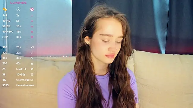 lovelyalivia online show from March 29, 8:27 am
