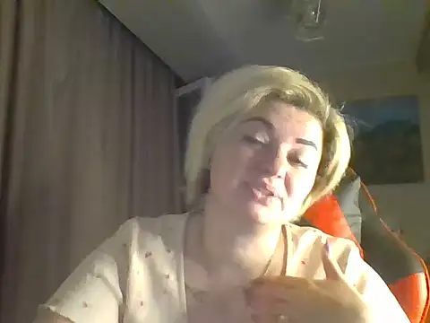 Snapshot of Wymini chatting on September 13, 2:00 am Wymini online show from September 13, 2:00 am