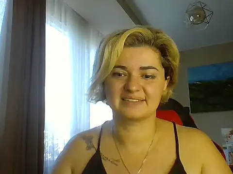 Snapshot of Wymini chatting on September 16, 11:11 am Wymini online show from September 16, 11:11 am