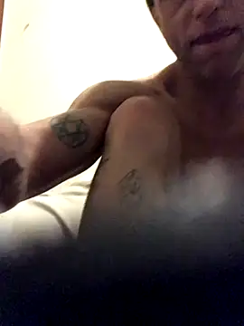 Snapshot of RivslRabbit chatting on November 8, 10:02 pm RivslRabbit online show from November 8, 10:02 pm