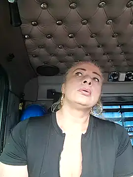 sofiacurvy 45 online show from March 12, 8:02 pm