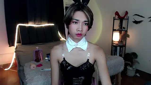 Lavictoriathegreat online show from January 8, 5:30 pm