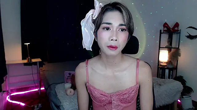 Lavictoriathegreat online show from December 1, 7:59 pm