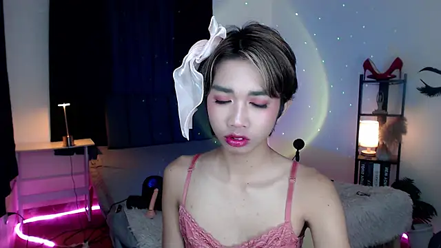 Lavictoriathegreat online show from November 29, 6:30 pm