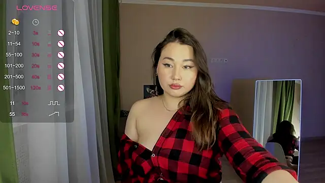 emilia mur online show from April 18, 5:37 pm