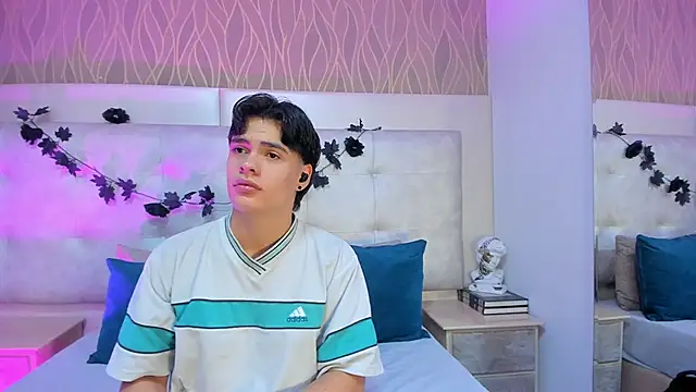 BenitoSaenz online show from December 4, 12:37 pm