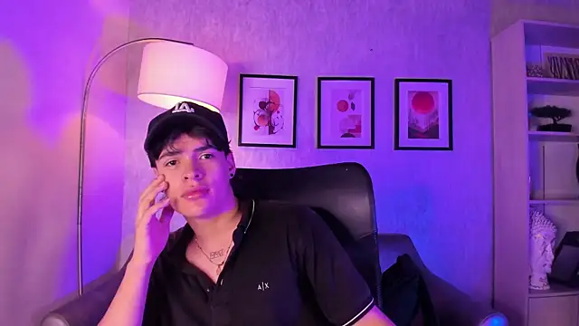 Snapshot of BenitoSaenz chatting on December 2, 12:07 pm BenitoSaenz online show from December 2, 12:07 pm