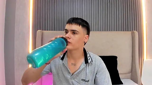 BenitoSaenz online show from March 1, 1:00 pm