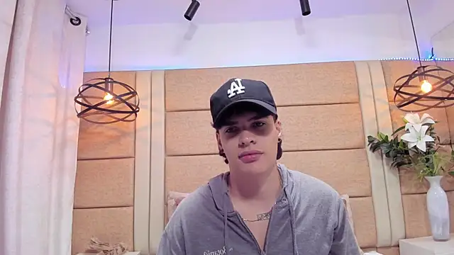 Snapshot of BenitoSaenz chatting on November 29, 12:16 pm BenitoSaenz online show from November 29, 12:16 pm