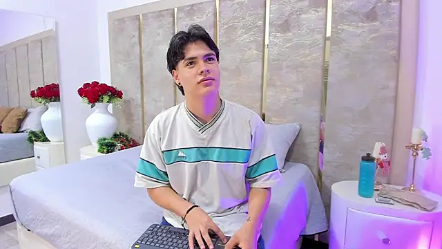 BenitoSaenz online show from December 20, 12:08 pm