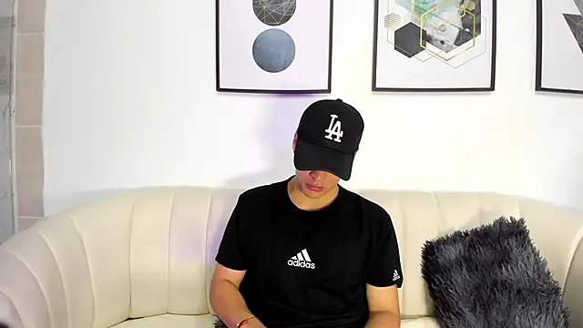 BenitoSaenz online show from April 19, 12:39 pm