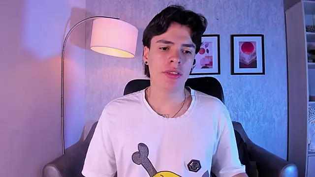 Snapshot of BenitoSaenz chatting on December 1, 12:17 pm BenitoSaenz online show from December 1, 12:17 pm