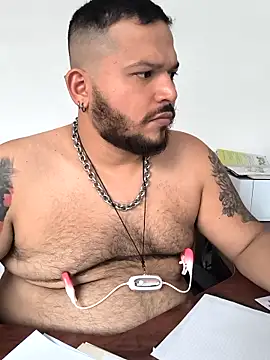 DannyBearrr online show from October 5, 7:15 pm