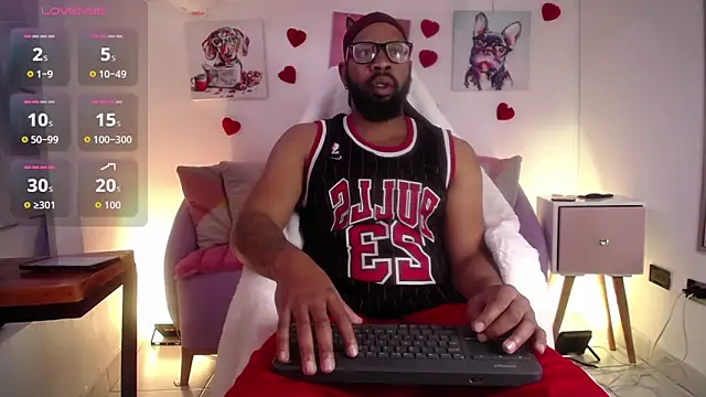 Snapshot of King_Malik chatting on February 19, 1:08 pm King Malik online show from February 19, 1:08 pm