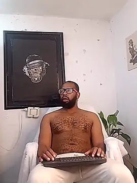 Snapshot of King_Malik chatting on February 3, 2:33 pm King Malik online show from February 3, 2:33 pm