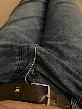 leroy9501 online show from April 18, 2:03 am