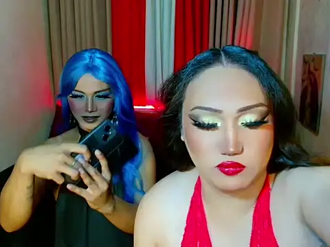 Snapshot of LillyLoveYou chatting on July 14, 4:13 pm LillyLoveYou online show from July 14, 4:13 pm