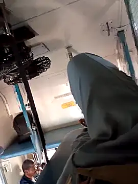 Snapshot of princemaheshboblover chatting on November 23, 6:56 am princemaheshboblover online show from November 23, 6:56 am