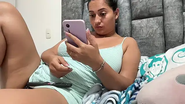 Sophia copper online show from October 11, 4:35 am