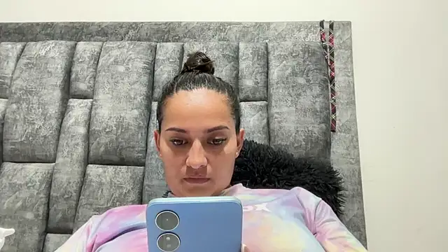 Sophia copper online show from October 3, 3:52 am