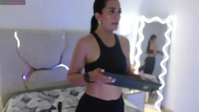 Rosalind tay online show from November 10, 3:00 am