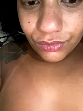 morenaluaa online show from November 7, 8:02 pm