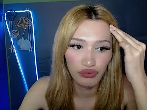 Snapshot of SerenaCortesi chatting on September 24, 4:13 pm SerenaCortesi online show from September 24, 4:13 pm