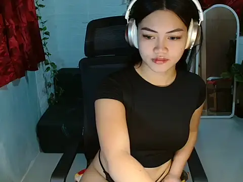 naughtyhothailey online show from March 8, 1:33 am