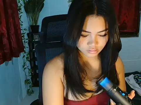 naughtyhothailey online show from June 24, 5:28 am