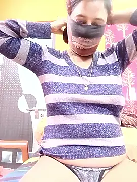 Hotpuja25 online show from February 7, 4:31 am